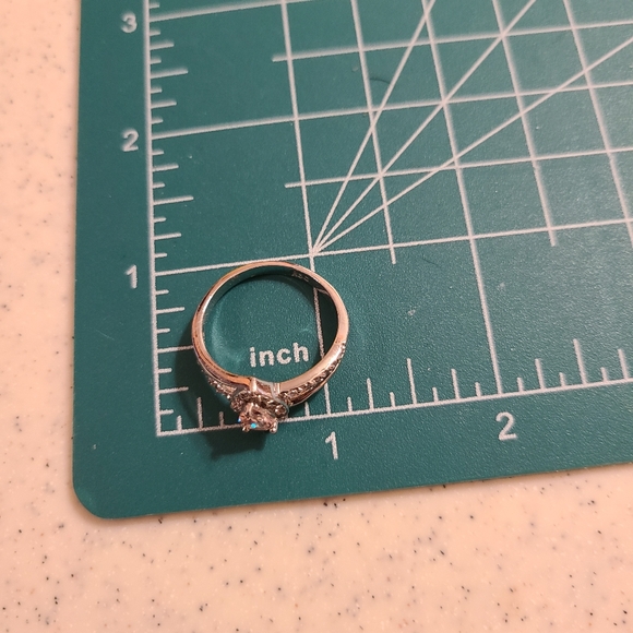 Size 10 ladies ring beautiful teardrop - Picture 4 of 14